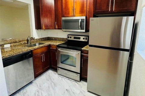 Снять в аренду квартиру в Майами-Бич, Флорида 2 спальни, 81.66м2, № 1984023 - фото 8