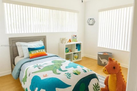 Снять в аренду квартиру в Майами-Бич, Флорида 2 спальни, 81.66м2, № 1984023 - фото 3