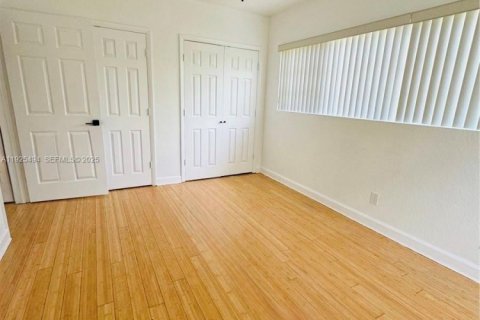 Снять в аренду квартиру в Майами-Бич, Флорида 2 спальни, 81.66м2, № 1984023 - фото 14