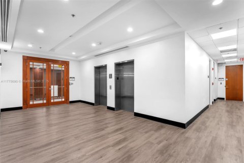 Commercial property in Miramar, Florida № 1864336 - photo 9