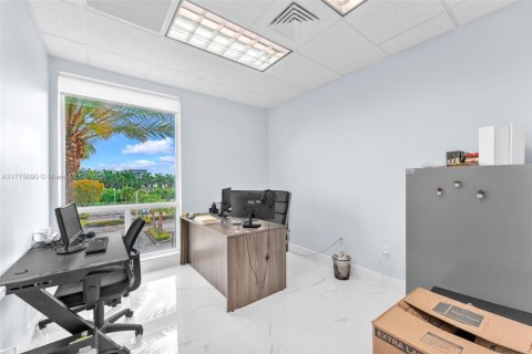 Commercial property in Miramar, Florida № 1864336 - photo 30