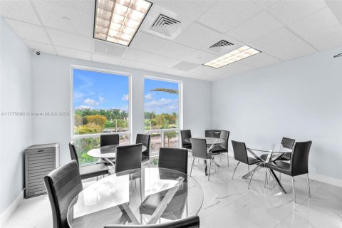 Commercial property in Miramar, Florida № 1864336 - photo 27