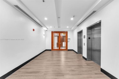 Commercial property in Miramar, Florida № 1864336 - photo 10