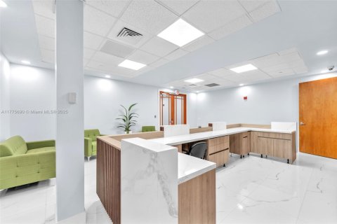 Commercial property in Miramar, Florida № 1864336 - photo 15