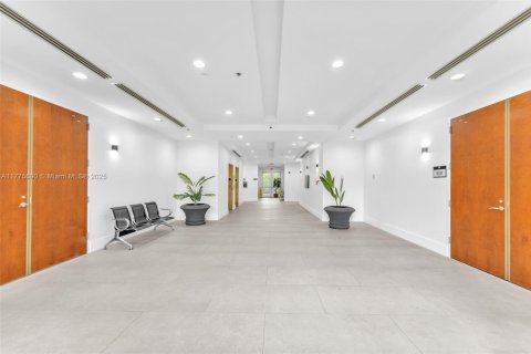 Commercial property in Miramar, Florida № 1864336 - photo 7