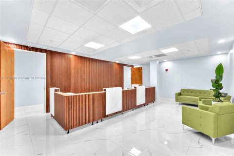 Commercial property in Miramar, Florida № 1864336 - photo 12