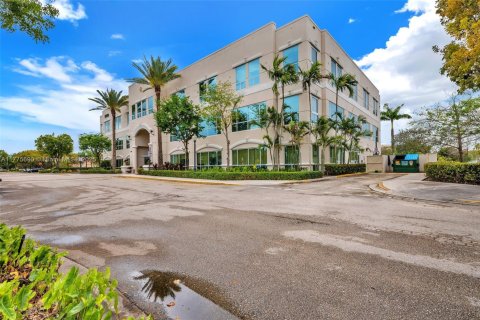 Commercial property in Miramar, Florida № 1864336 - photo 3