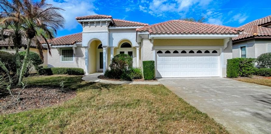 Casa en Howey-in-the-Hills, Florida 4 dormitorios, 225.85 m2 № 2213098