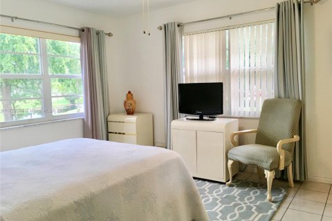 Copropriété à louer à Pembroke Pines, Floride: 2 chambres, 108.7 m2 № 1859953 - photo 10