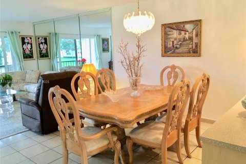 Copropriété à louer à Pembroke Pines, Floride: 2 chambres, 108.7 m2 № 1859953 - photo 4