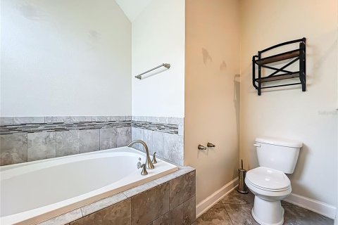 House in STOREY PARK in Orlando, Florida 4 bedrooms, 235.51 sq.m. № 1829429 - photo 17