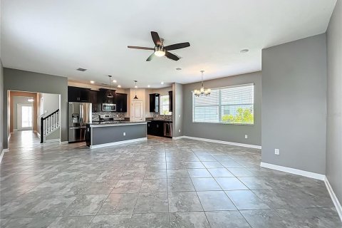 House in STOREY PARK in Orlando, Florida 4 bedrooms, 235.51 sq.m. № 1829429 - photo 9