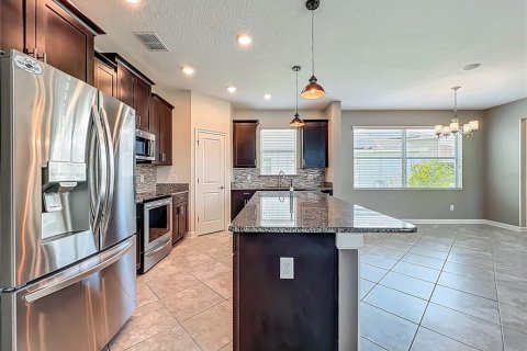House in STOREY PARK in Orlando, Florida 4 bedrooms, 235.51 sq.m. № 1829429 - photo 3