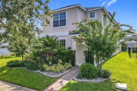 House in STOREY PARK in Orlando, Florida 4 bedrooms, 235.51 sq.m. № 1829429 - photo 1