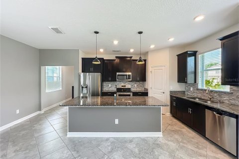 House in STOREY PARK in Orlando, Florida 4 bedrooms, 235.51 sq.m. № 1829429 - photo 8