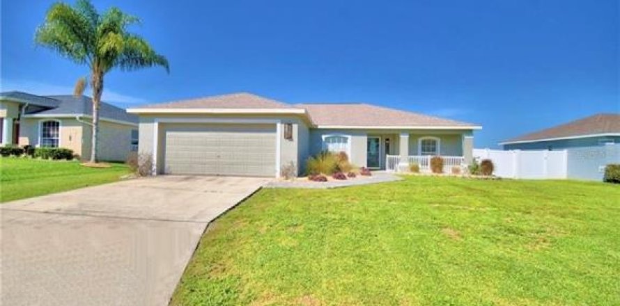 House in Lakeland, Florida 3 bedrooms, 135.64 sq.m. № 2129751