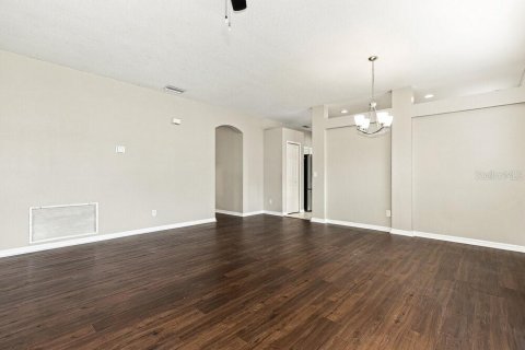 Villa ou maison à louer à Temple Terrace, Floride: 4 chambres, 179.77 m2 № 2407026 - photo 4
