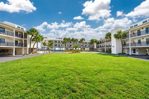 Copropriété à vendre à Englewood, Floride: 2 chambres, 120.77 m2 № 2413539 - photo 2