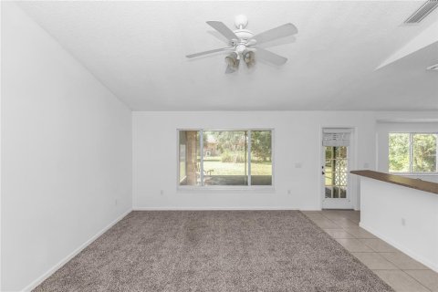 Casa en venta en Deltona, Florida, 4 dormitorios, 162.39 m2 № 1848215 - foto 11