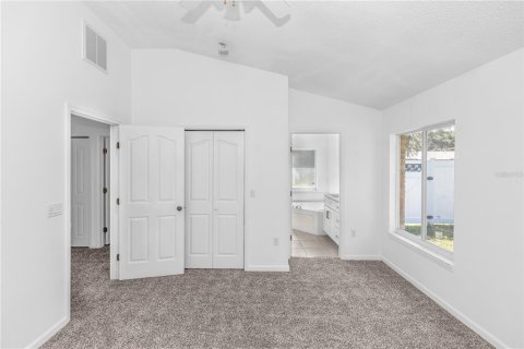 Casa en venta en Deltona, Florida, 4 dormitorios, 162.39 m2 № 1848215 - foto 13