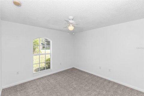 Casa en venta en Deltona, Florida, 4 dormitorios, 162.39 m2 № 1848215 - foto 18