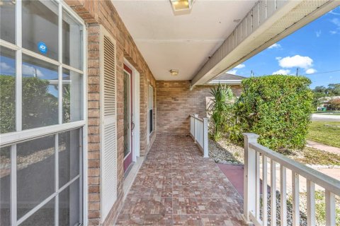 Casa en venta en Deltona, Florida, 4 dormitorios, 162.39 m2 № 1848215 - foto 3