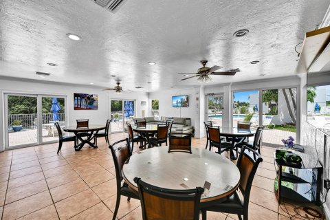 Copropriété à vendre à Pompano Beach, Floride: 2 chambres, 92.9 m2 № 2189201 - photo 25