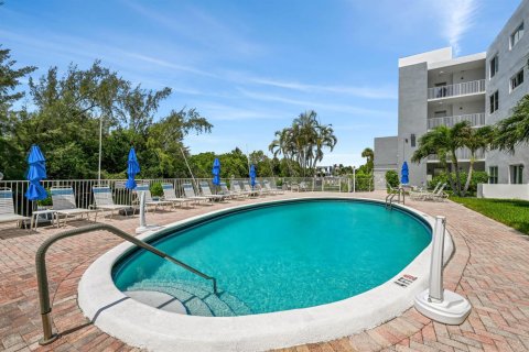 Copropriété à vendre à Pompano Beach, Floride: 2 chambres, 92.9 m2 № 2189201 - photo 21