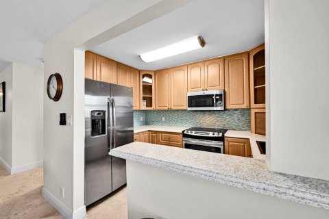 Copropriété à vendre à Pompano Beach, Floride: 2 chambres, 92.9 m2 № 2189201 - photo 10
