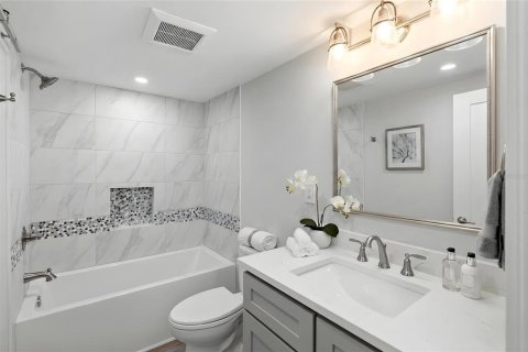Condominio en venta en Boca Grande, Florida, 3 dormitorios, 156.35 m2 № 2121489 - foto 17