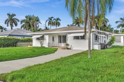 Villa ou maison à louer à Dania Beach, Floride: 3 chambres, 139.54 m2 № 2417994 - photo 2