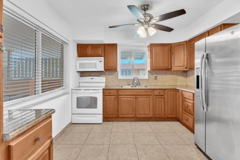 Villa ou maison à louer à Dania Beach, Floride: 3 chambres, 139.54 m2 № 2417994 - photo 16