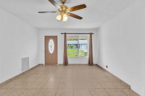 Villa ou maison à louer à Dania Beach, Floride: 3 chambres, 139.54 m2 № 2417994 - photo 6