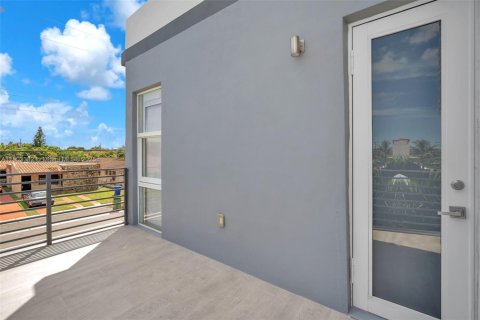 Townhouse in Miami, Florida 3 bedrooms, 264.77 sq.m. № 1956949 - photo 27