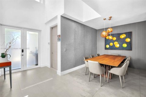 Townhouse in Miami, Florida 3 bedrooms, 264.77 sq.m. № 1956949 - photo 5