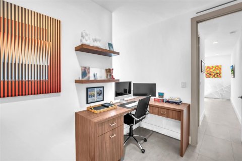 Townhouse in Miami, Florida 3 bedrooms, 264.77 sq.m. № 1956949 - photo 21