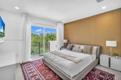 Townhouse in Miami, Florida 3 bedrooms, 264.77 sq.m. № 1956949 - photo 30
