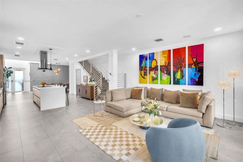 Townhouse in Miami, Florida 3 bedrooms, 264.77 sq.m. № 1956949 - photo 18