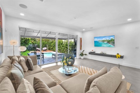 Townhouse in Miami, Florida 3 bedrooms, 264.77 sq.m. № 1956949 - photo 16