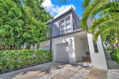 Townhouse in Miami, Florida 3 bedrooms, 264.77 sq.m. № 1956949 - photo 1
