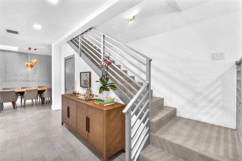 Townhouse in Miami, Florida 3 bedrooms, 264.77 sq.m. № 1956949 - photo 19