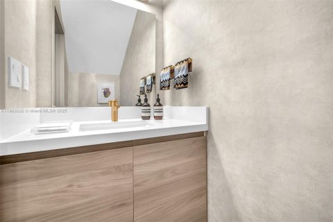 Townhouse in Miami, Florida 3 bedrooms, 264.77 sq.m. № 1956949 - photo 15