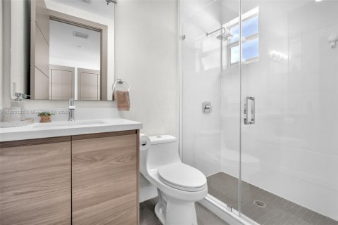 Townhouse in Miami, Florida 3 bedrooms, 264.77 sq.m. № 1956949 - photo 26