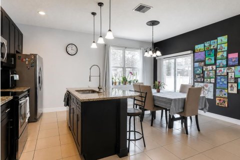 Villa ou maison à vendre à Kissimmee, Floride: 3 chambres, 144.28 m2 № 2347328 - photo 5