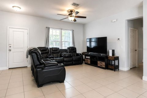 Villa ou maison à vendre à Kissimmee, Floride: 3 chambres, 144.28 m2 № 2347328 - photo 4