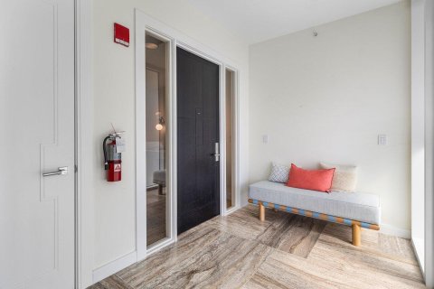 Condo in South Palm Beach, Florida, 3 bedrooms  № 2383056 - photo 2