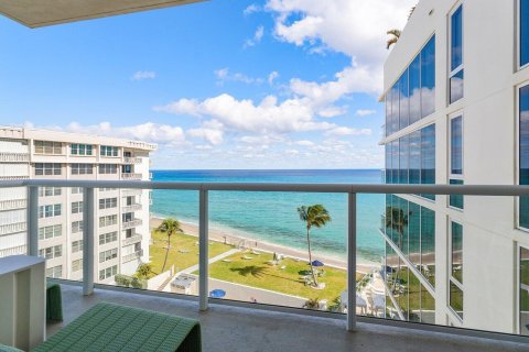 Condo in South Palm Beach, Florida, 3 bedrooms  № 2383056 - photo 14
