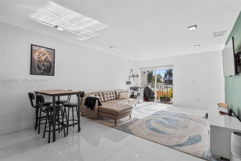 Condo in Miami Beach, Florida, 2 bedrooms  № 2255047 - photo 7