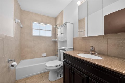 Casa en venta en Kissimmee, Florida, 3 dormitorios, 121.98 m2 № 2218111 - foto 19