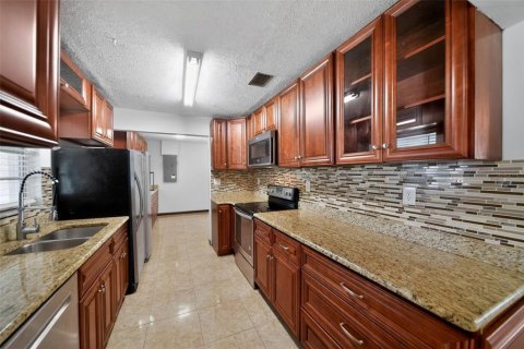 Casa en venta en Kissimmee, Florida, 3 dormitorios, 121.98 m2 № 2218111 - foto 12